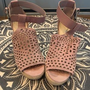 Blush colored Marc fisher wedges size 7